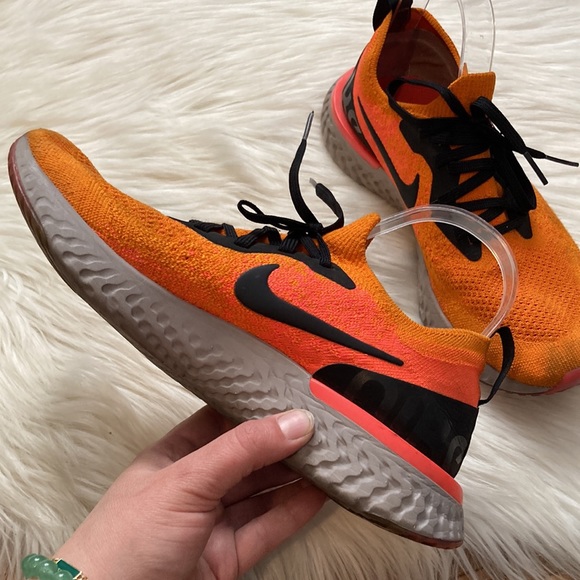 Nike Epic React Flyknit Running Shoes SZ 9 - Picture 6 of 11